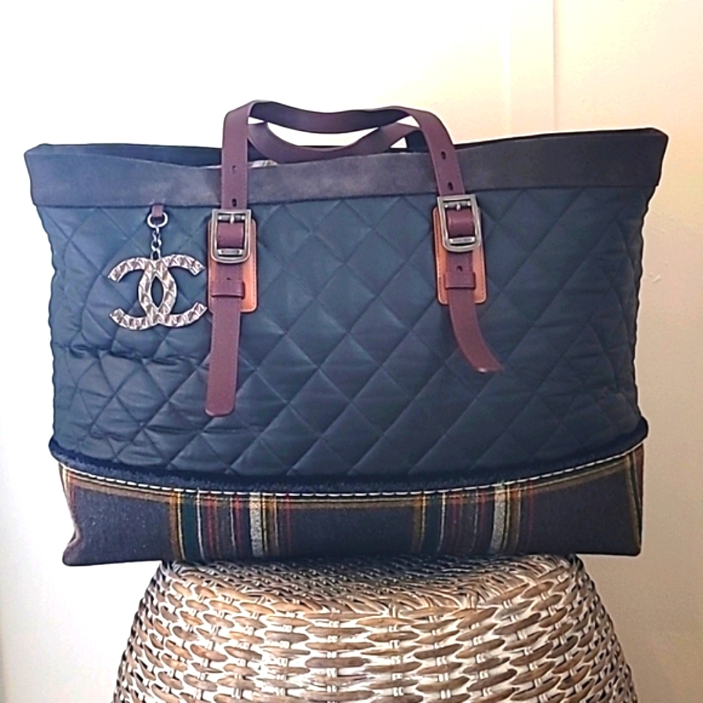 CHANEL RARE Paris to Edinburgh Tote